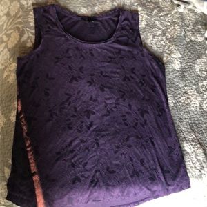 Simply Vera Wang sleeveless shirt medium